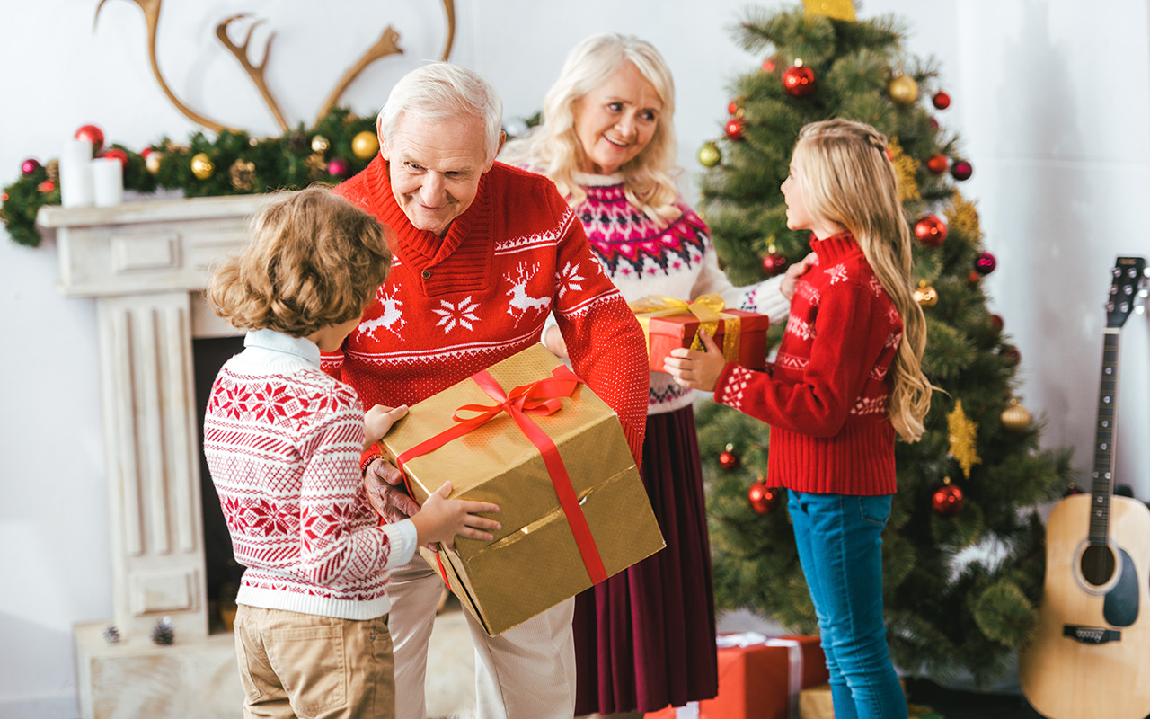 Schöne Bescherung – wenn Weihnachtsgeschenke für Kinder die Familie spalten - Weihnachtsgeschenk Vorschau  (In Lizenz von Envato Elements)